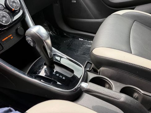 Used 2018 Chevrolet Trax Premier w/ Midnight Edition FWD image 23