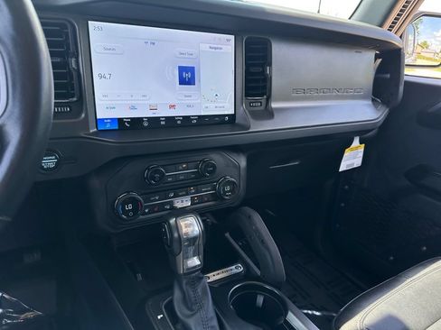 Used 2025 Ford Bronco Badlands AWD/4WD image 28