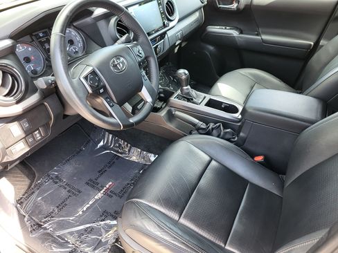 Certified 2021 Toyota Tacoma TRD Off-Road w/ TRD Premium Off Road Package AWD/4WD image 10
