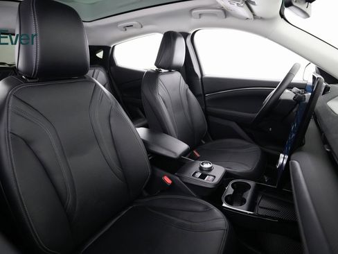 Used 2024 Ford Mustang Mach-E Premium image 8