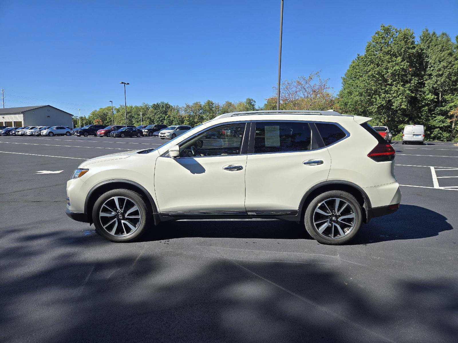 Used 2018 Nissan Rogue SL w/ Premium Package AWD/4WD image 5