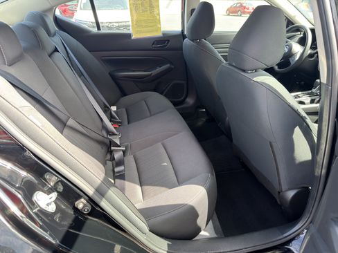Used 2024 Nissan Altima 2.5 S FWD image 12