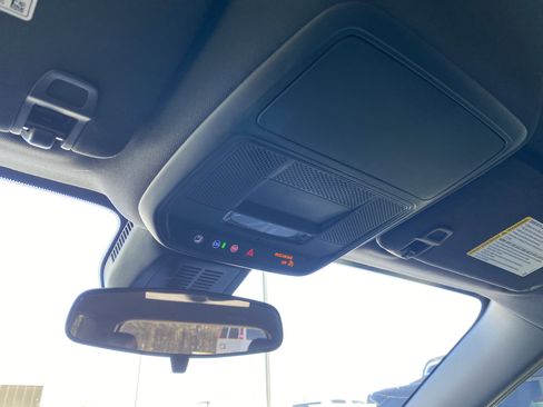 Used 2026 Chevrolet Equinox LT image 31