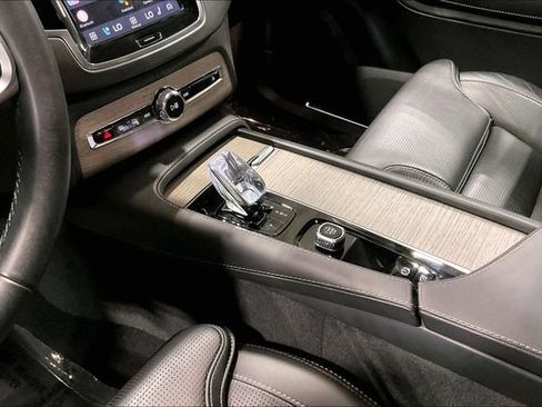 Certified 2023 Volvo XC90 B6 Ultimate w/ Protection Package Premier image 18