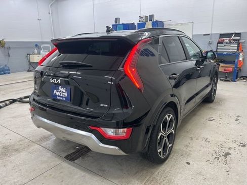 Used 2024 Kia Niro EX Touring image 4
