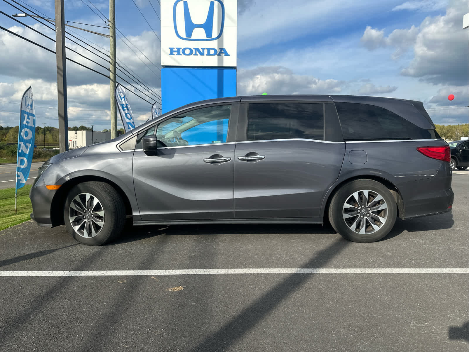 Used 2024 Honda Odyssey EX-L image 2