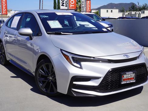 Certified 2025 Toyota Corolla SE FWD image 2