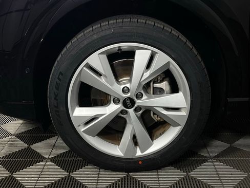 Used 2023 Audi Q4 e-tron Premium Plus w/ Premium Plus image 14