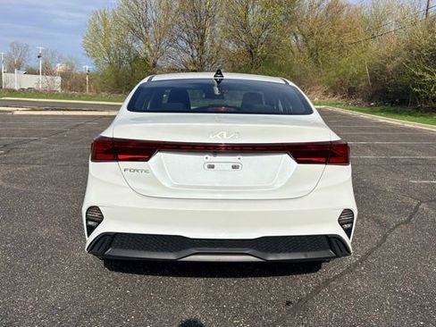 Used 2023 Kia Forte LXS image 4
