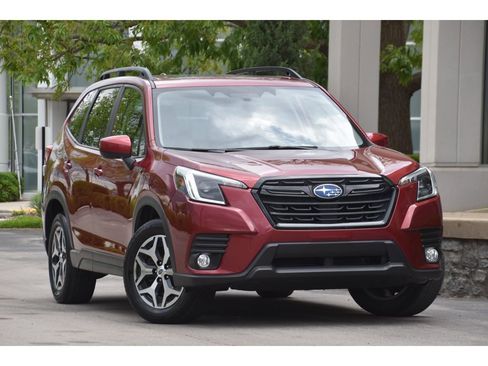 Certified 2023 Subaru Forester Premium AWD/4WD image 1