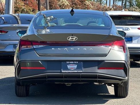New 2026 Hyundai Elantra SE image 7