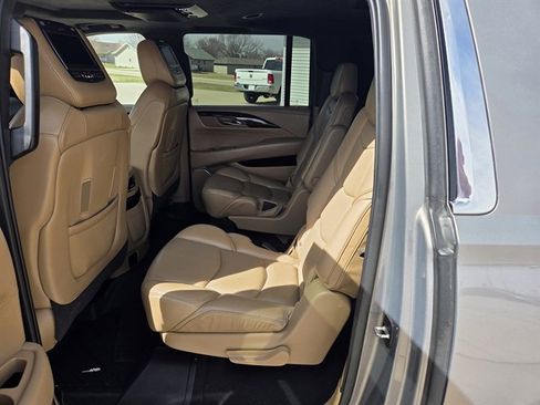 Used 2018 Cadillac Escalade ESV Platinum image 6