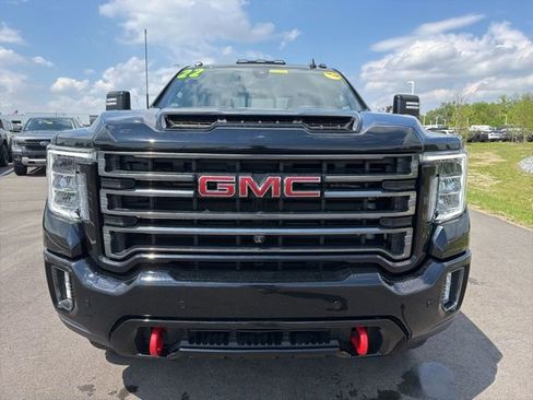 Used 2022 GMC Sierra 2500 AT4 w/ AT4 Premium Plus Package AWD/4WD image 3