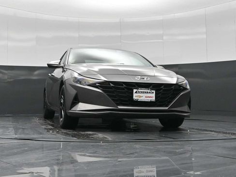 Used 2022 Hyundai Elantra SEL image 19