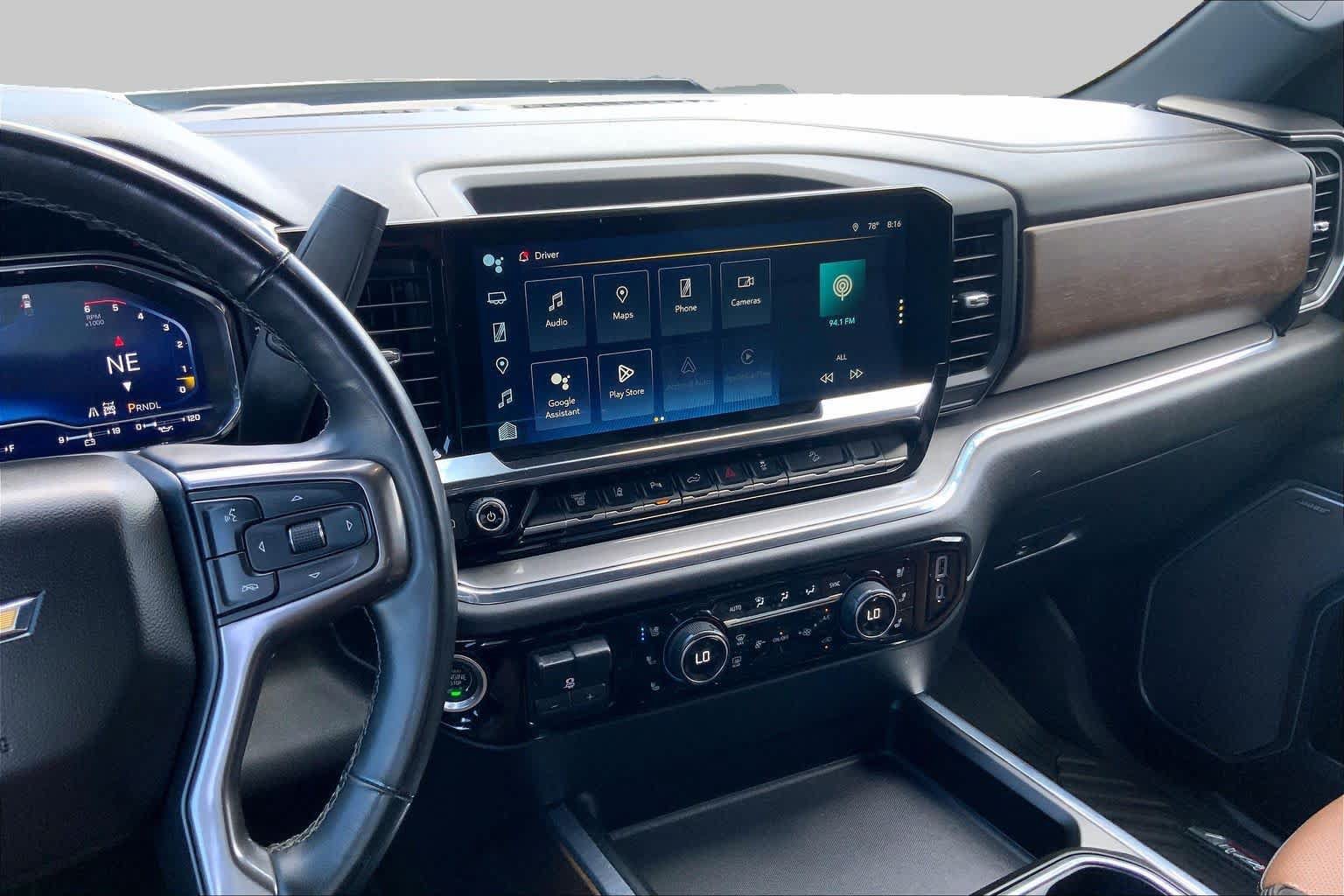 Used 2024 Chevrolet Silverado 2500 High Country w/ Technology Package AWD/4WD image 7