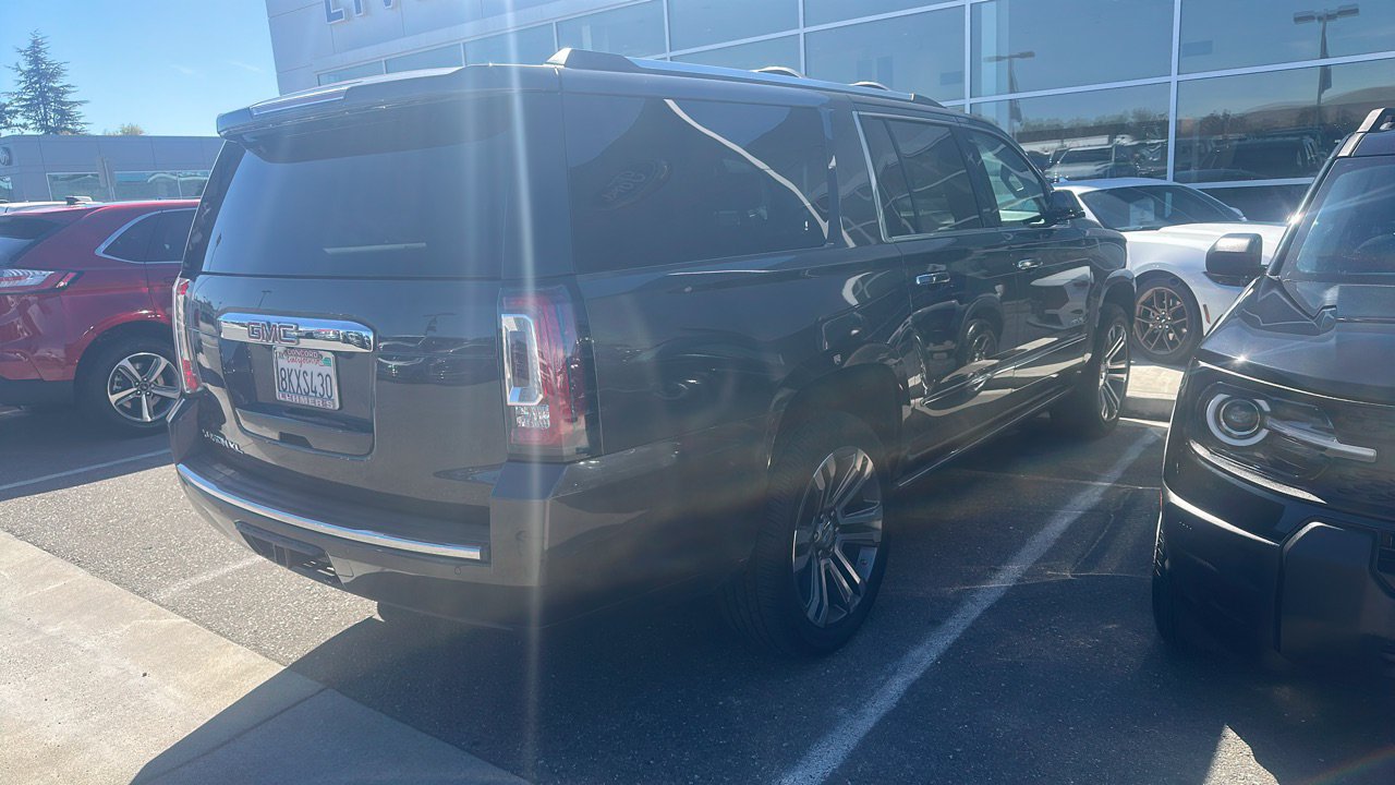 Used 2019 GMC Yukon XL Denali w/ Denali Ultimate Package AWD/4WD image 2
