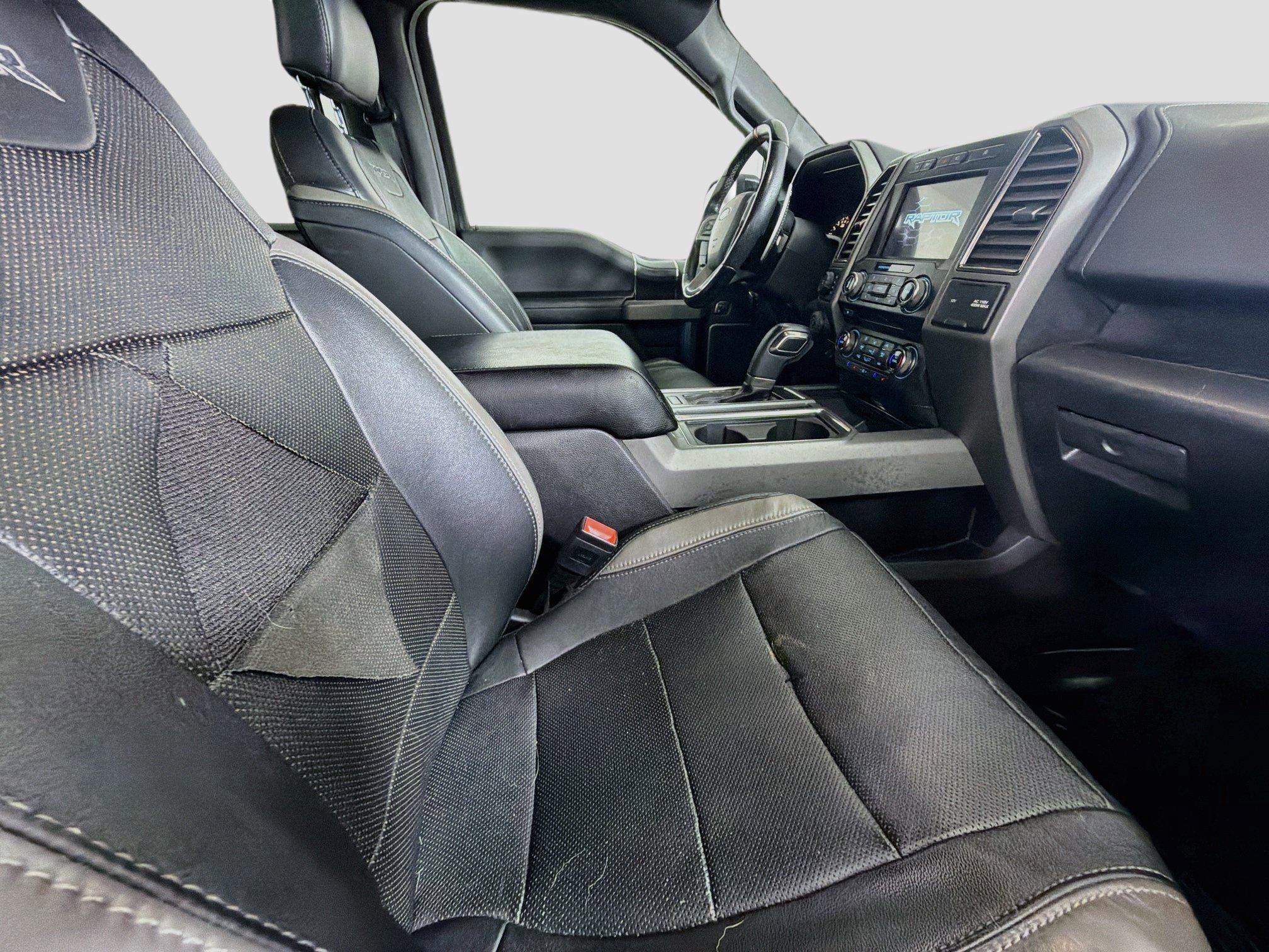 Used 2018 Ford F150 Raptor w/ Equipment Group 802A Luxury AWD/4WD image 30