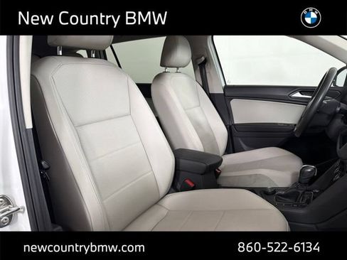 Used 2021 Volkswagen Tiguan SE AWD/4WD image 18