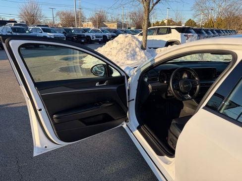 Used 2023 Kia K5 GT-Line image 8