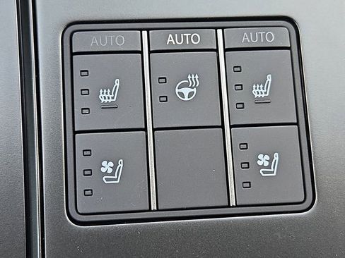 New 2026 Lexus UX 300h AWD image 18