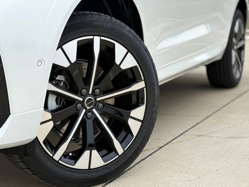 New 2026 Volvo XC60 B5 Plus w/ Protection Package Premier image 9