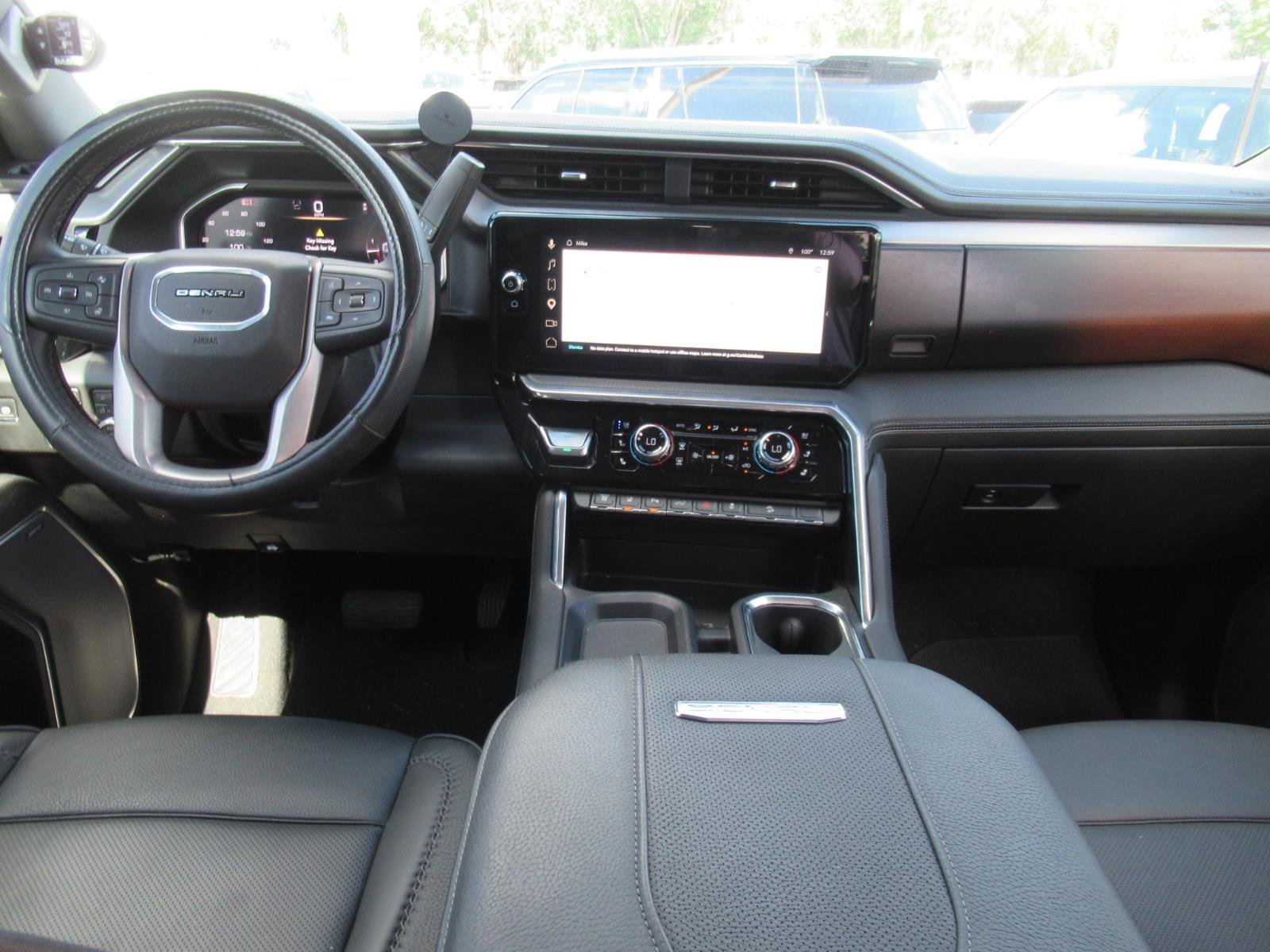 Used 2026 GMC Sierra 2500 Denali w/ Denali Reserve Package AWD/4WD image 12