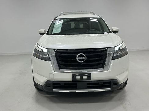 Used 2023 Nissan Pathfinder SL image 8