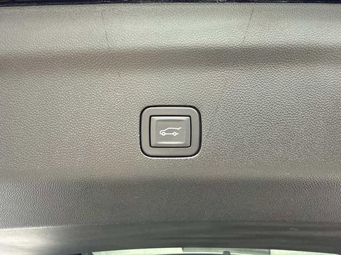 Used 2022 Chevrolet Tahoe RST w/ Luxury Package image 12