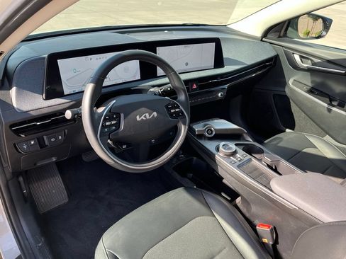 Used 2024 Kia EV6 Light RWD image 11