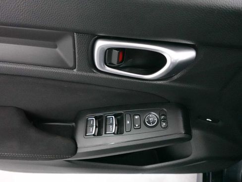 Used 2023 Honda Civic Sport image 11