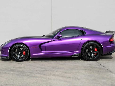 Used 2013 SRT Viper GTS w/ GTS Laguna Interior Pkg image 11