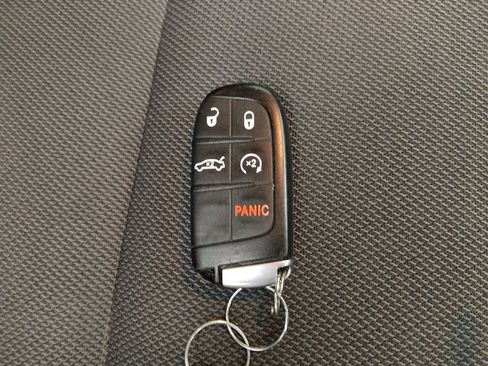 Used 2019 Dodge Charger SXT AWD/4WD image 32