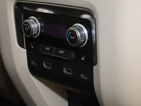 Used 2021 GMC Yukon XL Denali w/ LPO, Illumination Package AWD/4WD image 17