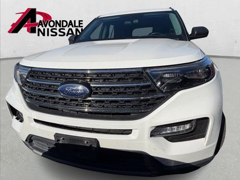 Used 2023 Ford Explorer XLT w/ Equipment Group 202A image 5