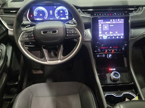 Used 2023 Jeep Grand Cherokee Laredo AWD/4WD image 22