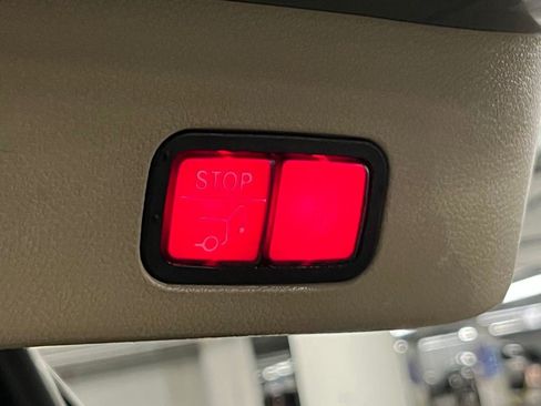 Used 2014 Mercedes-Benz GL 450 4MATIC image 38