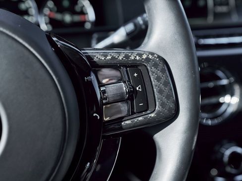 Used 2022 Rolls-Royce Cullinan Black Badge image 63