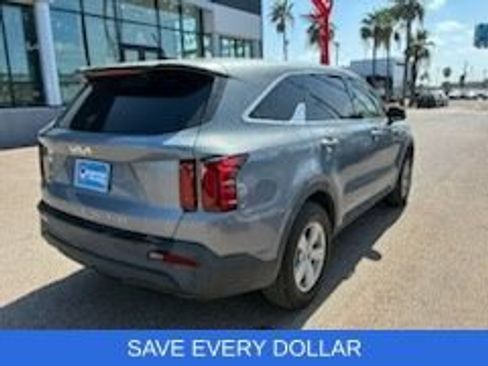 Used 2022 Kia Sorento LX FWD image 7