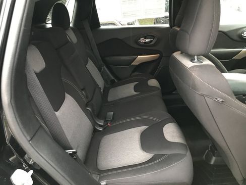 Used 2018 Jeep Cherokee Latitude image 24