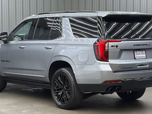 Used 2026 GMC Yukon Denali w/ Sun & Power Step Package image 3