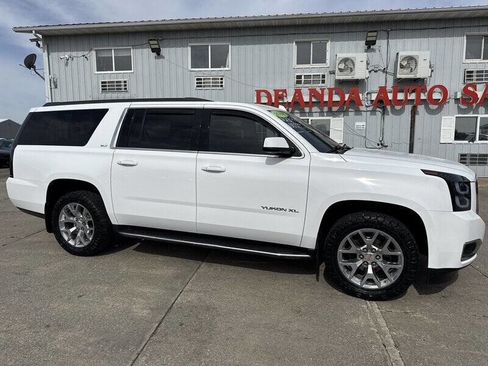 Used 2018 GMC Yukon XL SLT AWD/4WD image 10