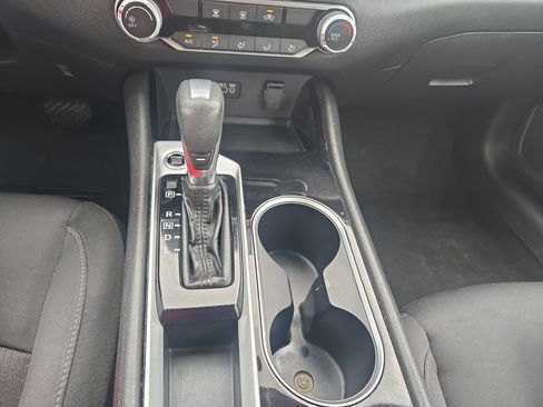 Used 2024 Nissan Altima 2.5 SV FWD image 23