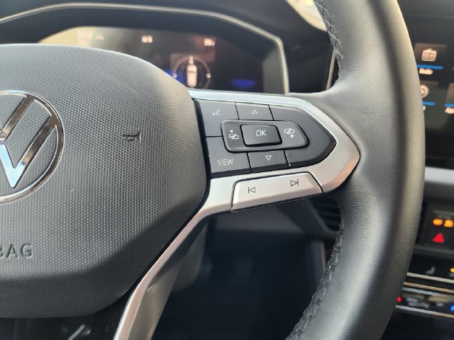 Used 2026 Volkswagen Jetta SE FWD image 30