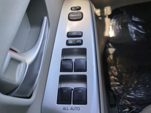 Used 2014 Toyota Prius V Three FWD image 21
