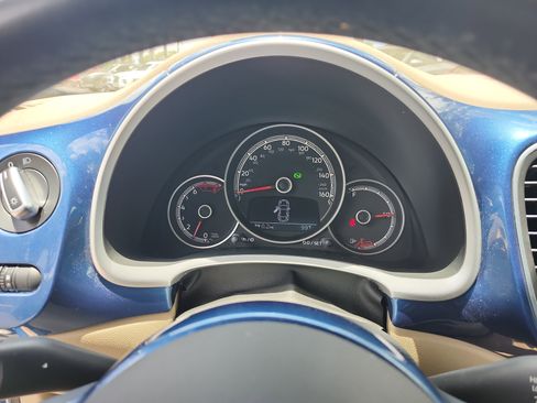 Used 2018 Volkswagen Beetle 2.0T S FWD image 11
