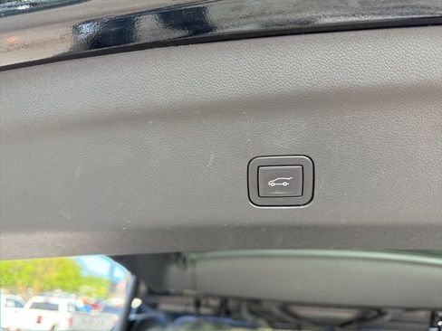 Used 2025 Chevrolet Tahoe LT image 15