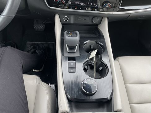 Used 2023 Nissan Rogue SL w/ SL Premium Package image 28