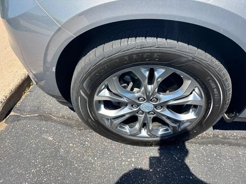 Used 2019 Buick Enclave Avenir w/ Avenir Technology Package AWD/4WD image 2