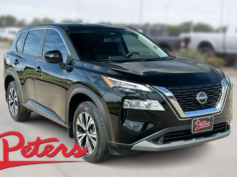 Used 2023 Nissan Rogue SV image 1