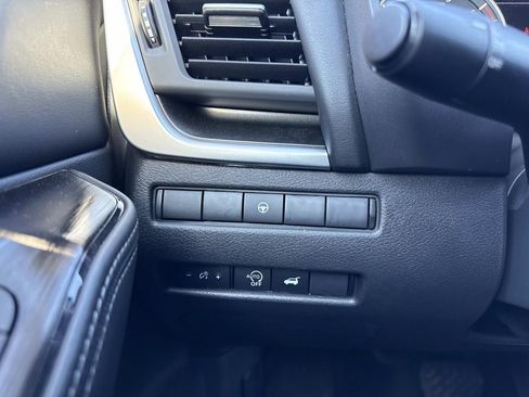 Used 2025 Nissan Rogue SV image 19